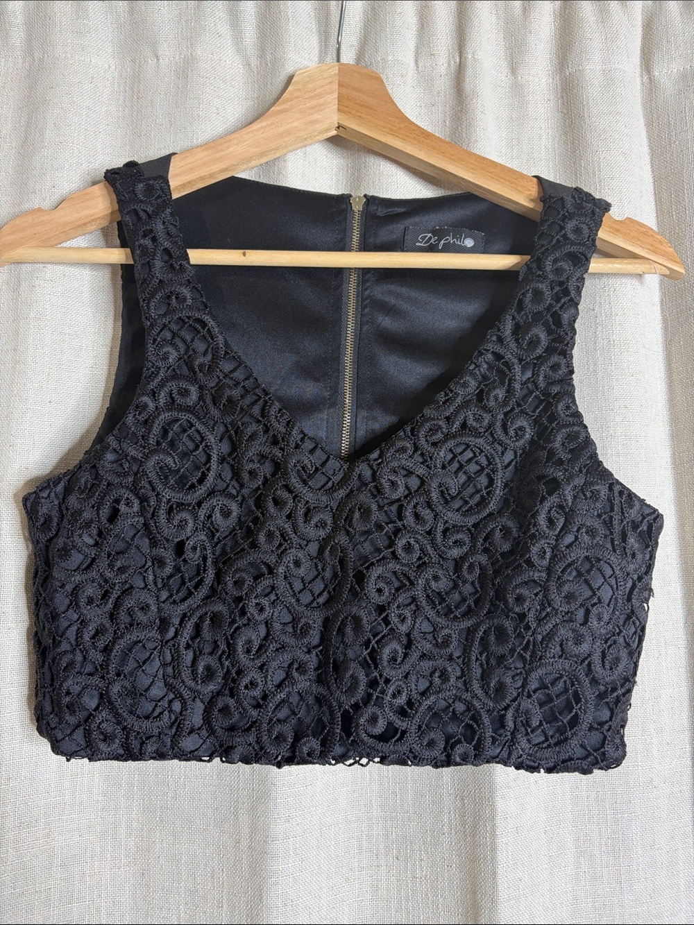 Black Lace Cropped Tank Top by